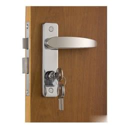 Con serratura YALE esterna, blocco dall'interno