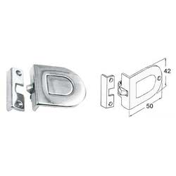 Scrocchetto con apertura a pressione