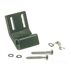 Mounting clamp for steering gear pipe